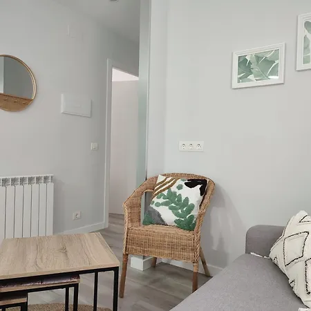 Paredes 8 Daire León